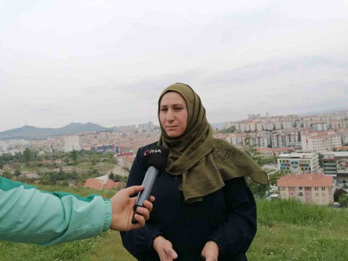 Başörtüsü Yüzünden Saldırıya Uğradığını İddia Eden Kadın O Anları Anlattı: “başörtümü Yere Attıktan Sonra Tekrar Darp Ettiler”