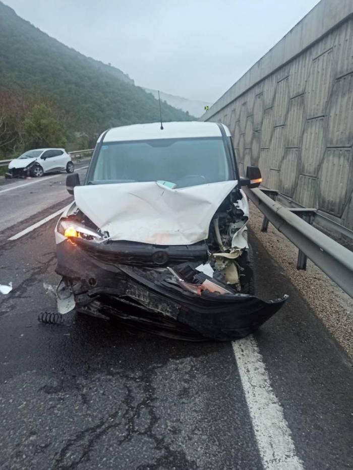 Bilecik’te Trafik Kazası, 2 Kişi Yaralandı