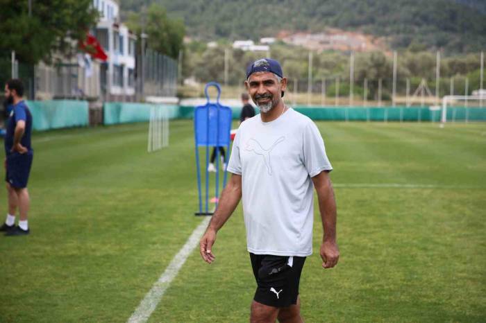 İsmet Taşdemir: "samsunspor Maçından En Kötü 1 Puan Alırsak Son Maça Sağlıklı Gidebiliriz"