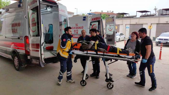 Geri Manevra Yapan Kamyonet Öğrencinin Üzerinden Geçti