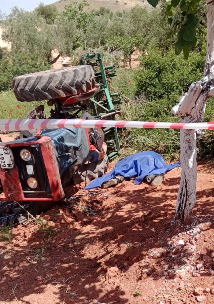 Kullandığı Traktörün Altında Kalan Çiftçi Hayatını Kaybetti