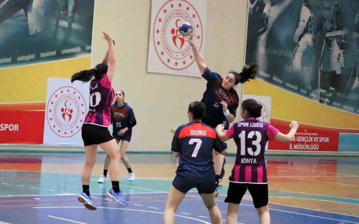Manisa’da Yapılan ’okul Sporları Hentbol Gençler Yarı Final Müsabakaları’ Tamamlandı
