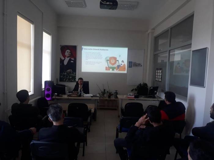 Kars’ta Yükümlülere Seminer Verildi