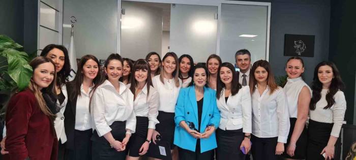 Türkan Şoray Anneler Günü Söyleşisinde Mba Okulları Öğrencileriyle Buluştu