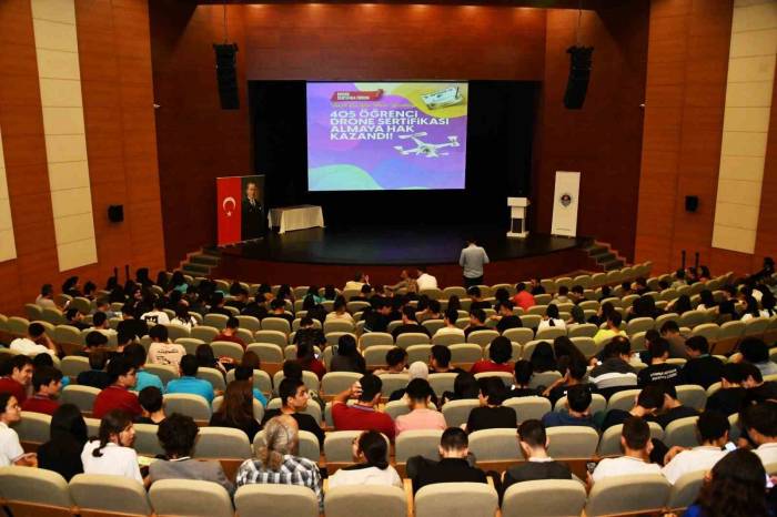 Yenişehir’de Dron Eğitimini Tamamlayan Öğrenciler Sertifikalarını Aldı