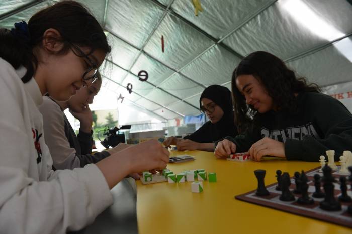 Depremzede Öğrenciler, Eğitim Kampıyla Geleceğe Tutundu