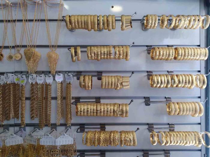 Düğün Sezonuyla Birlikte İmitasyon Takılara İlgi Arttı