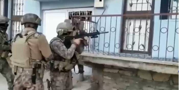 Van’da 14 Organizatör Tutuklandı