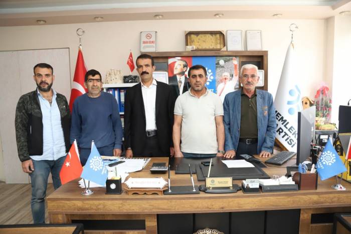 Memleket Partisi Kahta İlçe Yönetiminden Toplu İstifa