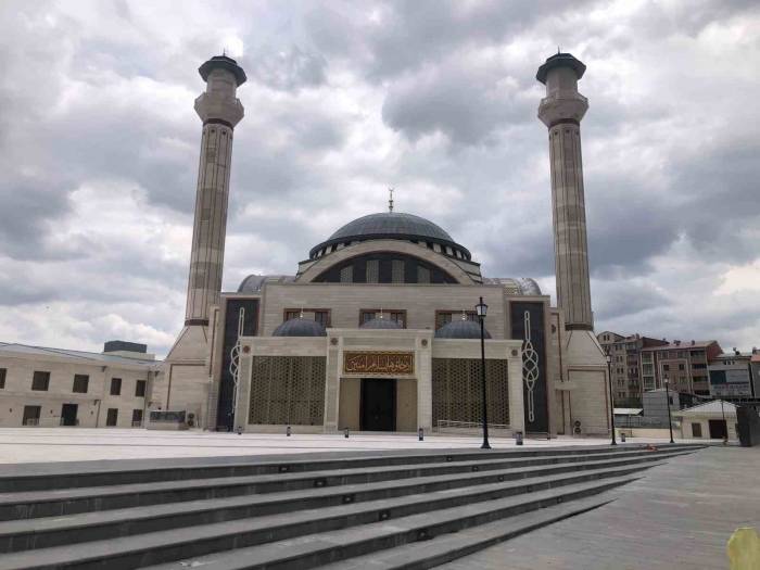 Aynı Anda 3 Bin 600 Kişi İbadet Edecek