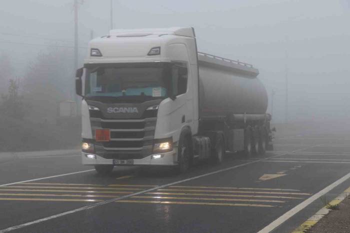 Bolu Dağı’nda Sis Nedeniyle Görüş Mesafesi 20 Metreye Düştü