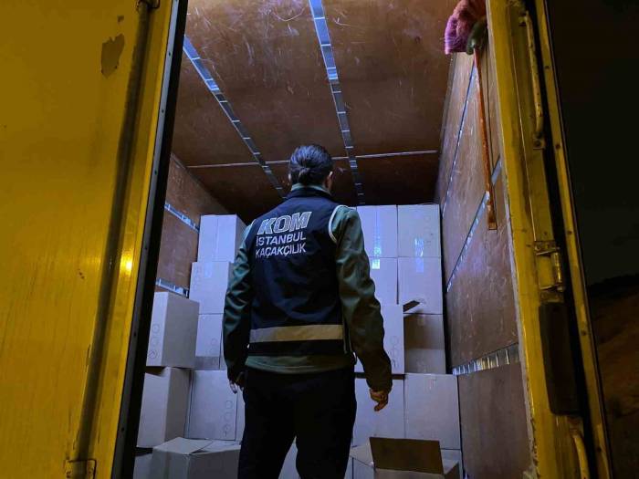İstanbul’da Kaçak Tütün Operasyonunda 3 Milyon Tl’lik Malzeme Geçirildi