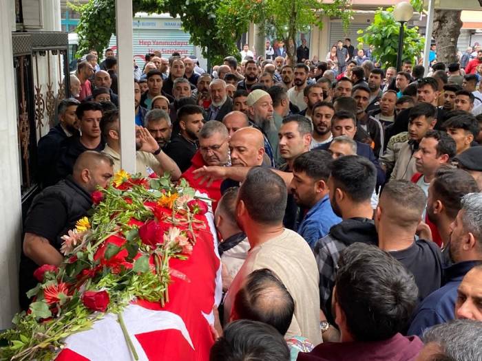 İzmir’de Kaza Kurşunu Olayında Polis Tutuklandı