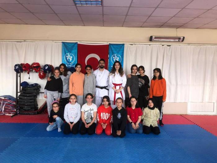 Kural Hayatta Ve Ayakta Kalmak