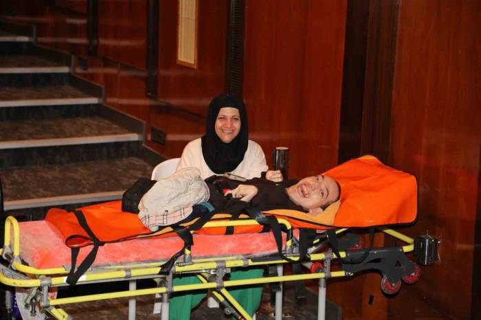 Engeller Tiyatro İle Aşıldı, Mutluluk Yüzlerden Okundu