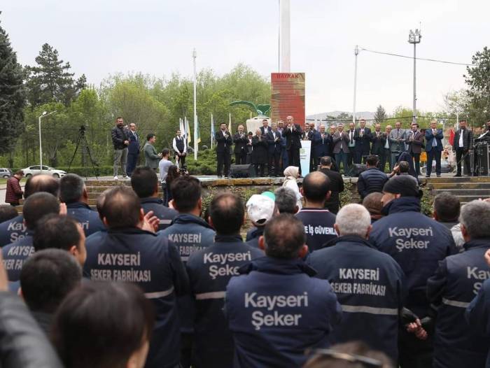 Akar: “bu Millet, Teröristlerle Arasına Mesafe Koyamayanlarla Arasına Mesafe Koyacaktır”