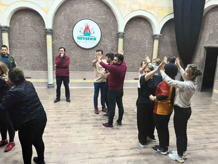 Şehir Tiyatrosu Ekibi Çalışmalarına Başladı