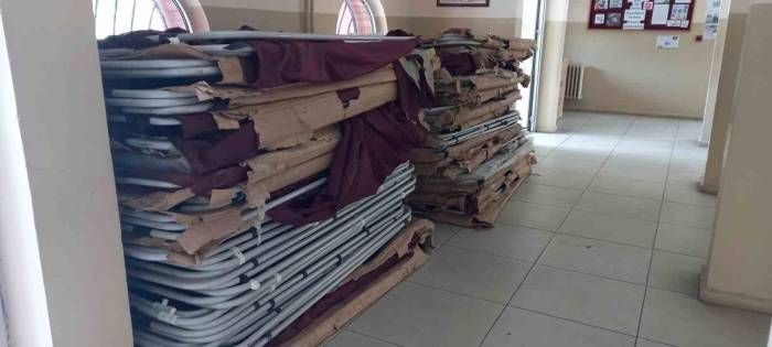 Seçim Kabinleri Oy Kullanılacak Merkezlere İletildi