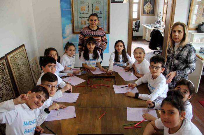 Tarihi Konakta Sanatla Birlikte Matematik Öğreniyorlar