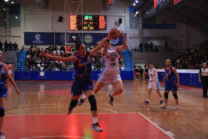 Tkbl Play-off: İzmit Belediyespor: 97 - Antalya Güneşi: 62