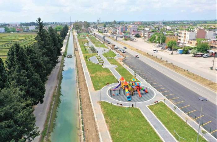 Ak Parti Sözcüsü Ömer Çelik, Millet Bahçesi Açılışına Togg İle Geldi