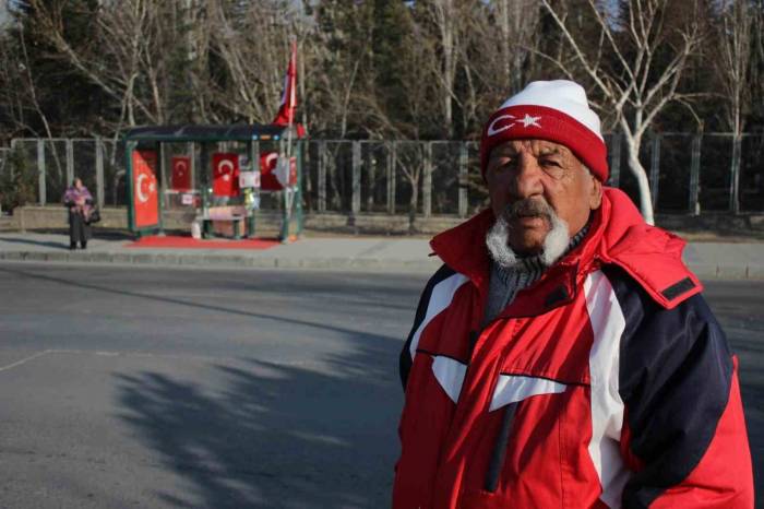 ’bayrak Dede’ Hayatını Kaybetti