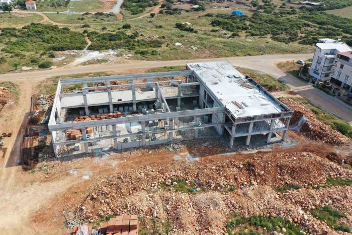 Didim Gençlik Merkezi Ve Havuzuna Kavuşuyor