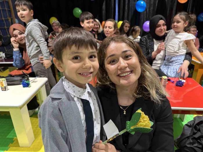 Gündüz Bakımevi’nde Anneler Günü Heyecanı