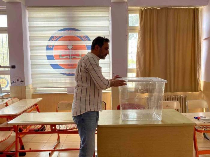 Depremin Vurduğu Osmaniye’de Seçim Hazırlıkları