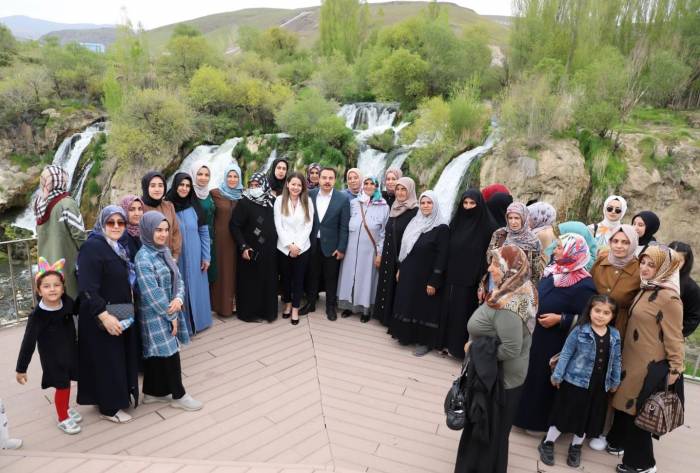 Muradiye Belediyesinden Anneler Günü Programı