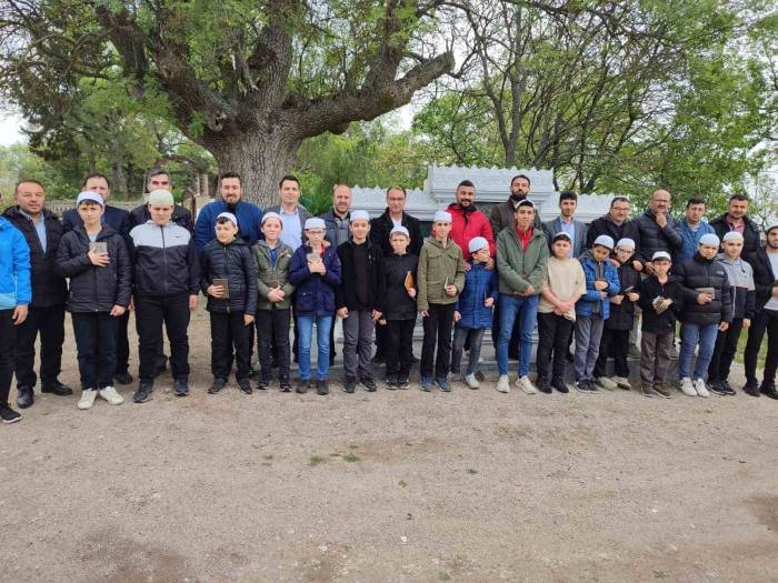 Simav’da Geleneksel Çevre Hatminde 30 Hafız Görev Aldı