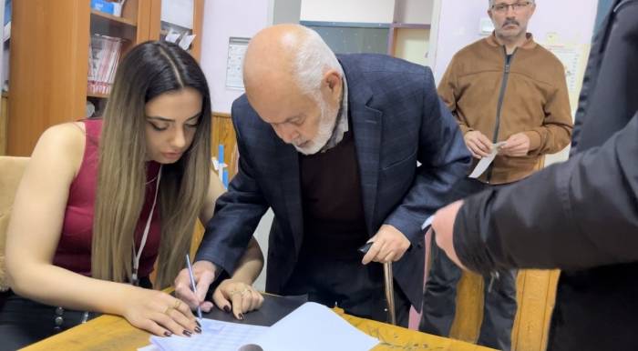 Bursa Sandık Başında