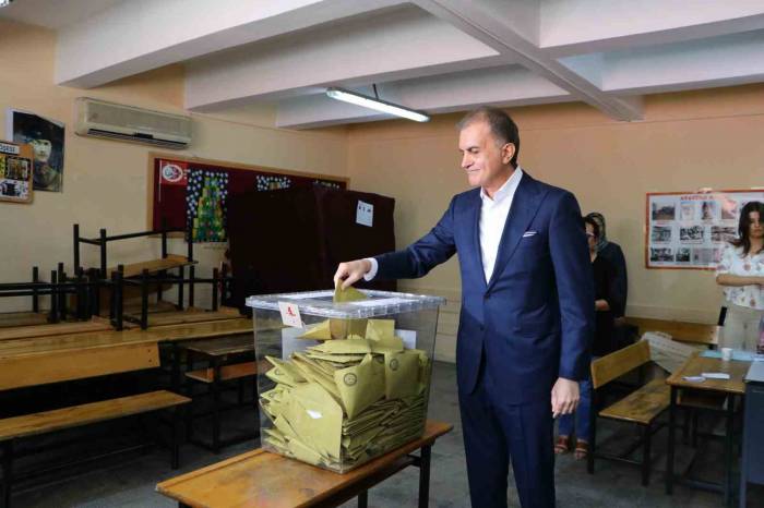 Ömer Çelik, Togg İle Gelip Oyunu Kullandı