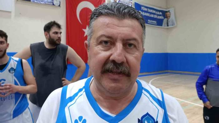 Belediye Başkanı Basketbol Takımında