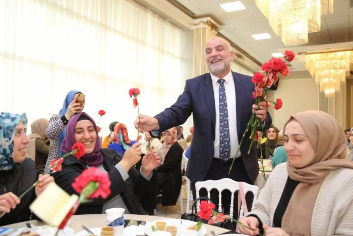 Başkan Sandıkçı: “annelerimiz Yüce Gönülleri Ve Fedakar Ruhları İle Daima Yanımızda”