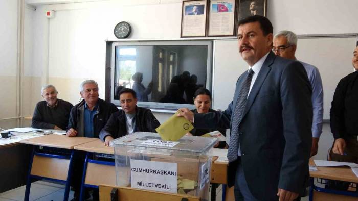 Burdur Valisi Arslantaş Oyunu Kullandı