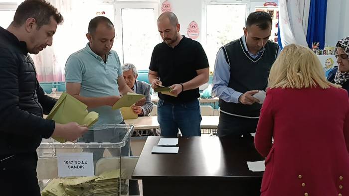 Denizli’de Oy Sayım İşlemleri Devam Ediyor