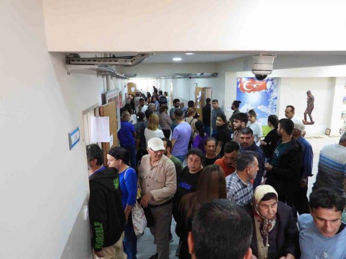 Oy Kullanmak İçin İlçeye Geri Döndüler