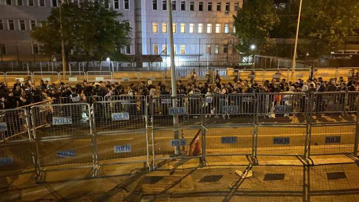 Diyarbakır’da Oy Torbaları Kuyruğu Oluştu