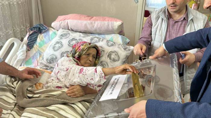 Sandık Ayaklarına Gitti