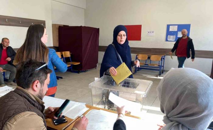 Erzincan’da Oy Verme İşlemi Sabah Erken Saatlerde Başladı