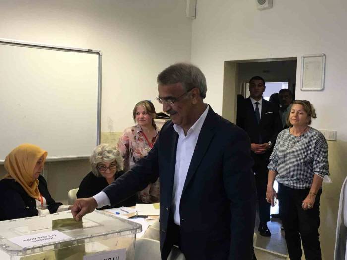 Hdp Eş Genel Başkanı Sancar Oyunu Ankara’da Kullandı