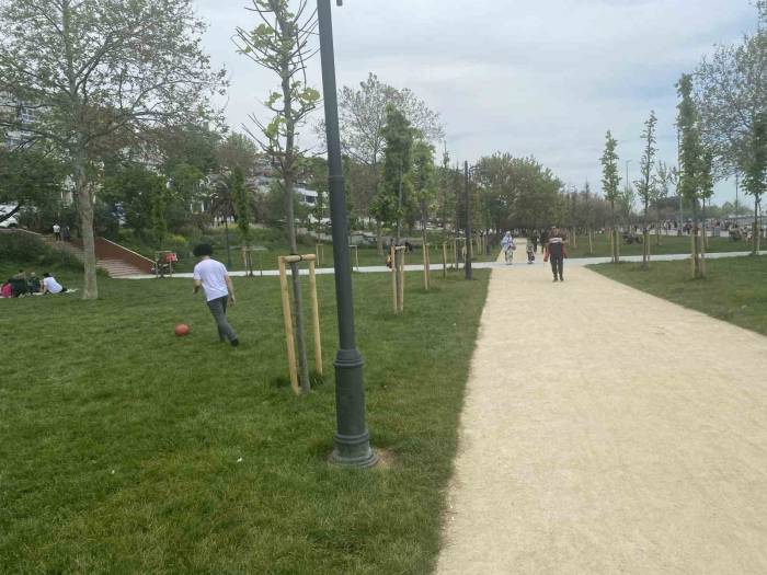 İstanbul’da Oy Kullanan Vatandaşlar Piknik Ve Mesire Alanlarına Akın Etti