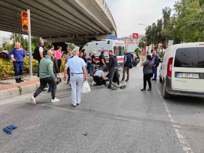 Kırmızı Işık İhlali Yapan Sürücü Kazaya Neden Oldu
