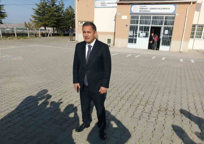 Vali Buhara: "seçimler Memleketimize Hayırlı Olsun"
