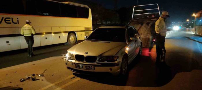 Kocaeli’de İki Otomobil Çarpıştı: 1 Yaralı
