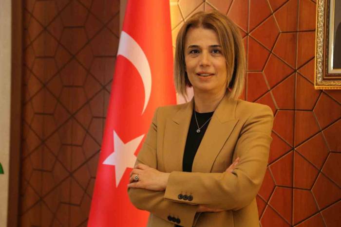 Vali Becel: "anneler, Sevgi, Merhamet Ve Fedakarlık Timsalidir"