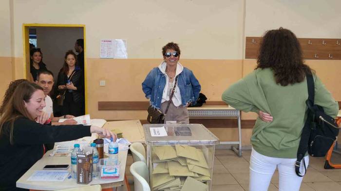 Sunucu Serap Paköz Oyunu Kullandı