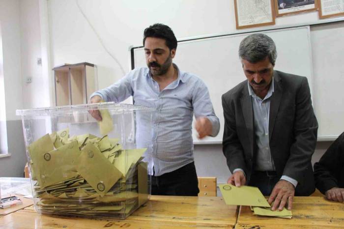 Bingöl’de Oy Kullanımı Sona Erdi, Sayımlar Başladı