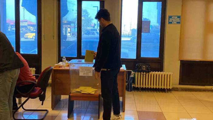 Zonguldak’ta Oy Verme İşlemi Başladı